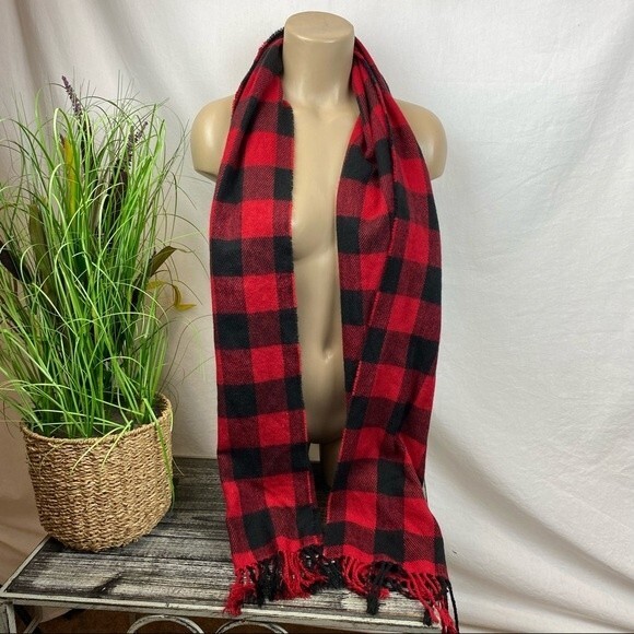 Old Navy Black & Red Plaid Soft Rectangular Scarve Scarf OS New - Picture 1 of 4